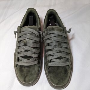Size 8 - PUMA Clyde Velour Ice Olive Night